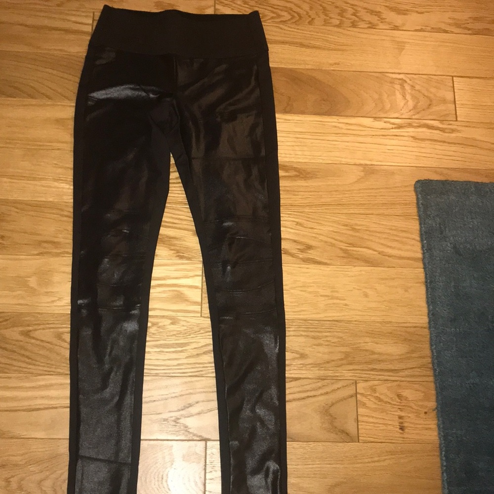 Koral Black moto legging